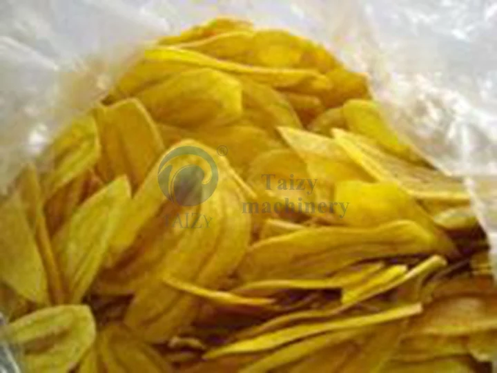 Finished banana chips in long strips