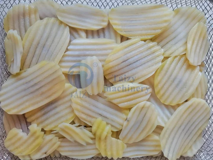 Wavy chips detailed picture